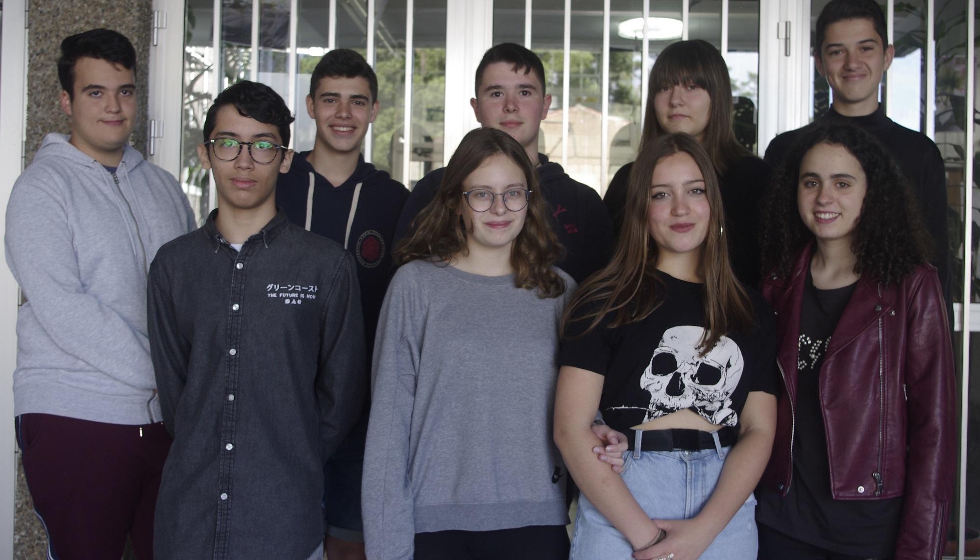 Alumnado do Instituto de Investigación de Gadgets Tecnolóxicos do Lamas de Abade (Compostela)